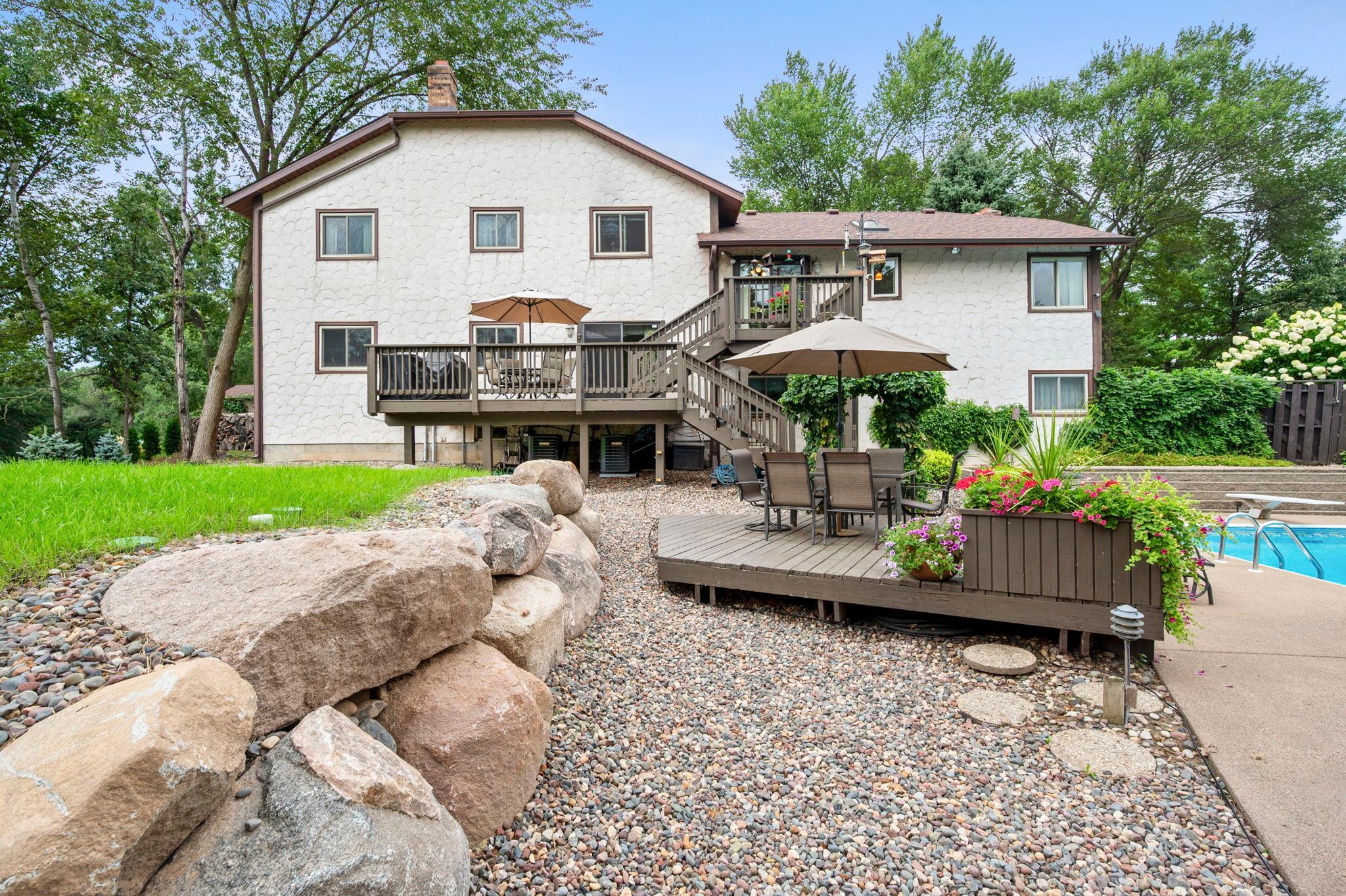 130-web-or-mls-2415 Lisbon Ave N-119.jpg