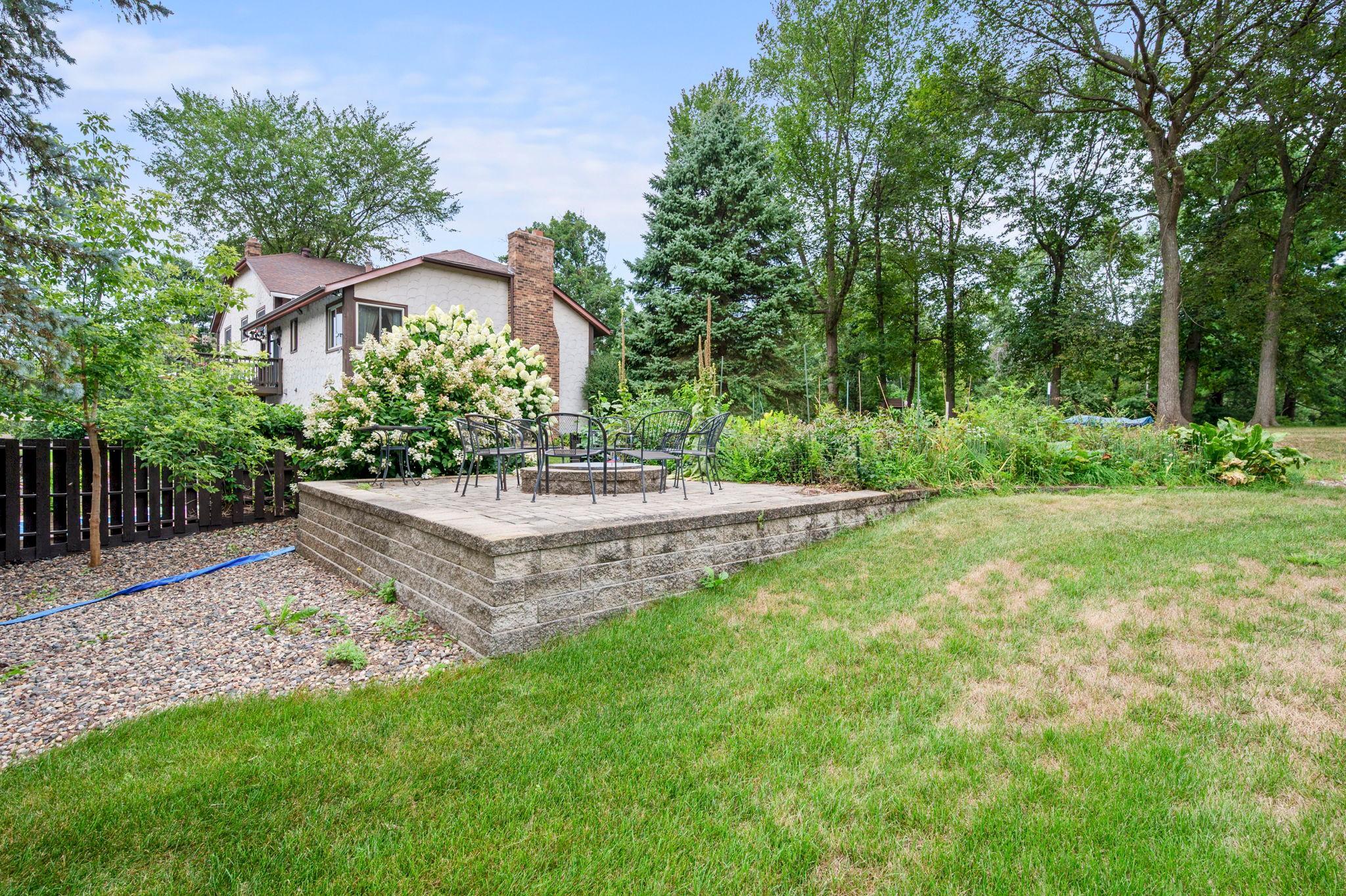 165-web-or-mls-2415 Lisbon Ave N-194.jpg