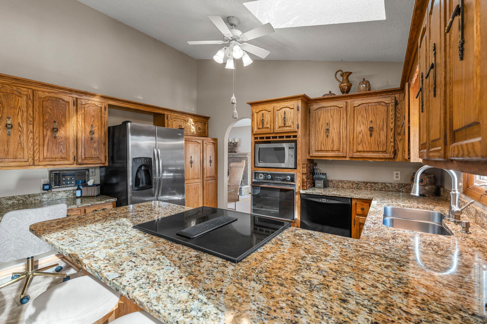 85-web-or-mls-2415 Lisbon Ave N -270.jpg