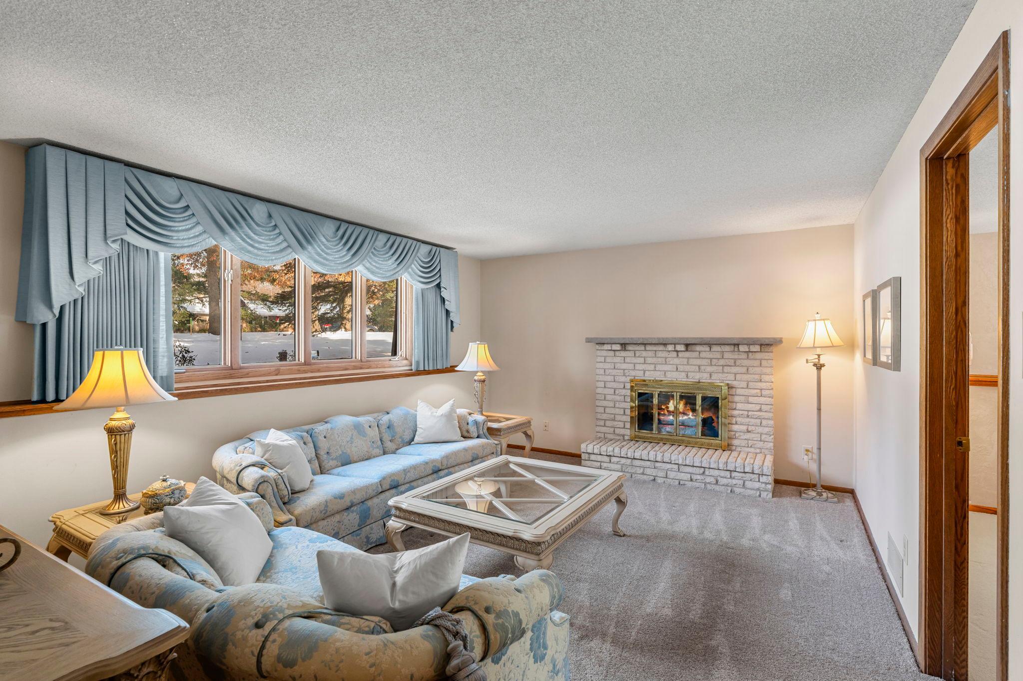 107-web-or-mls-2415 Lisbon Ave N -230.jpg