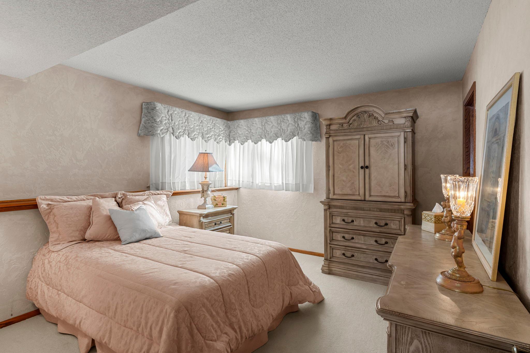 156-web-or-mls-2415 Lisbon Ave N -245.jpg