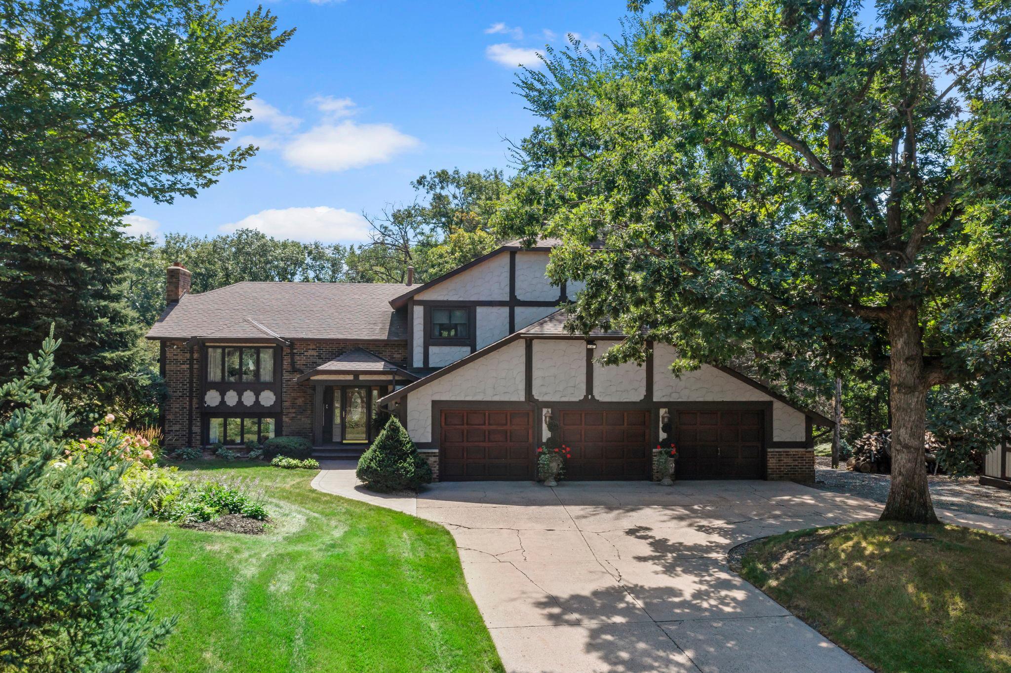 8-web-or-mls-2415 Lisbon Ave N-52.jpg
