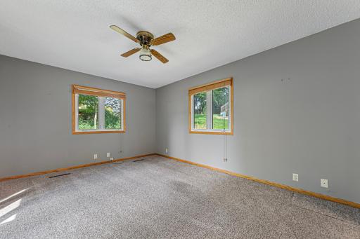 17 family room.jpg