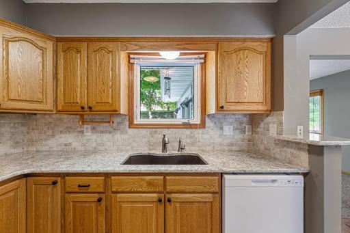 20 kitchen.jpg