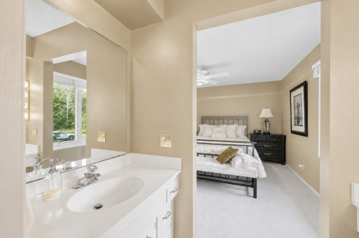 AI Paint color change showing possibility of 3/4 primary bath