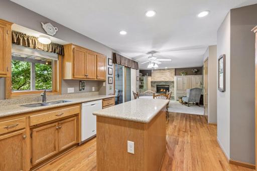 13516 Knox Drive, Burnsville, MN 55337