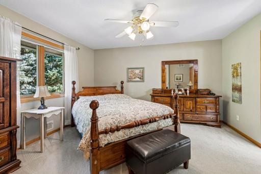 13516 Knox Drive, Burnsville, MN 55337