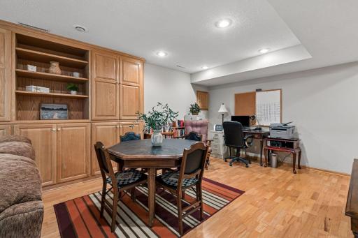 13516 Knox Drive, Burnsville, MN 55337