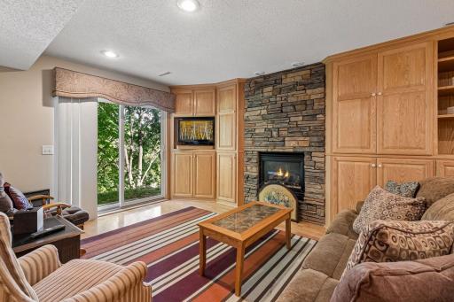 13516 Knox Drive, Burnsville, MN 55337