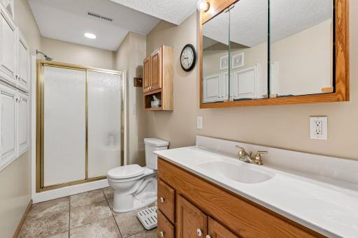 13516 Knox Drive, Burnsville, MN 55337