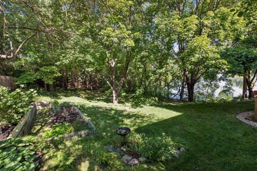 13516 Knox Drive, Burnsville, MN 55337
