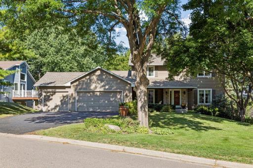 13516 Knox Drive, Burnsville, MN 55337