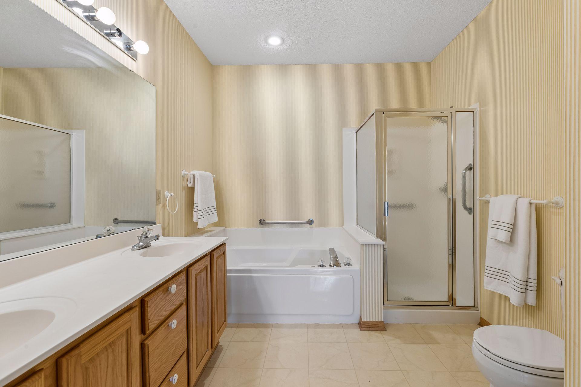 A spacious room, for sure!