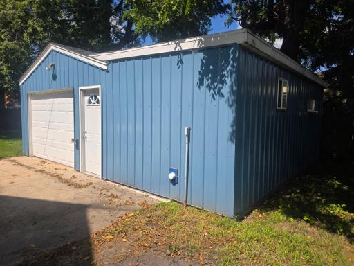 404 4th Avenue SW, Austin, MN 55912