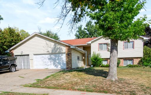 2824 79th Avenue N, Brooklyn Park, MN 55444