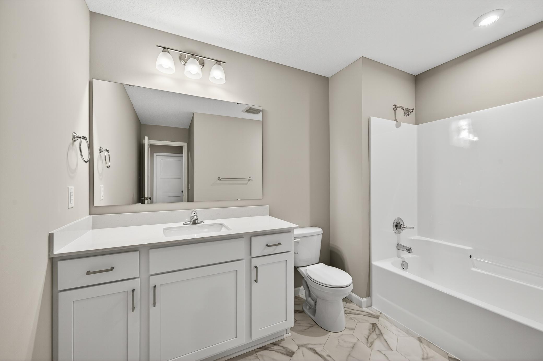 1507 Woods Rd NE - 2nd full bath upstairs.