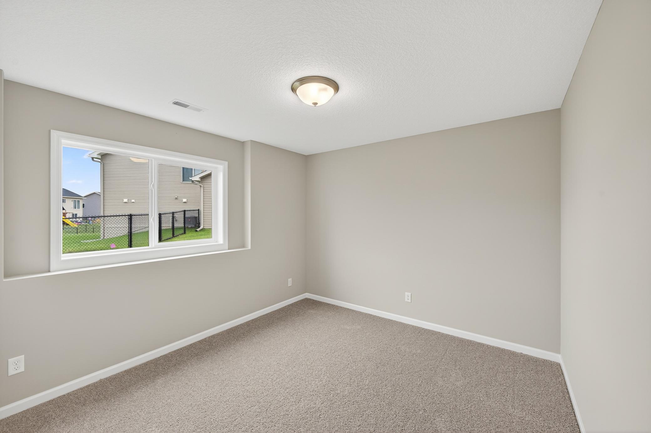 1507 Woods Rd NE