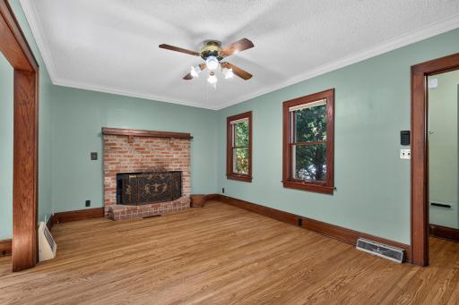 Beautiful functioning wood burning fire place