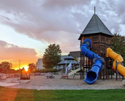 Veterans Memorial Community Center Park located just a few blocks away.
