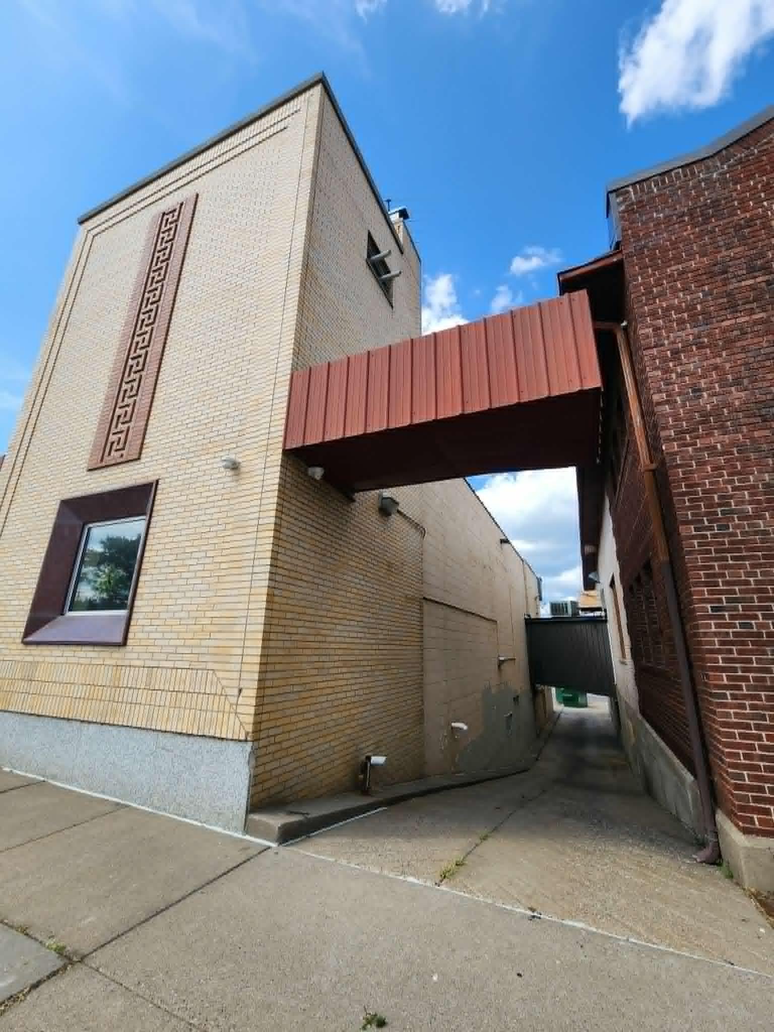 Alley.jpg