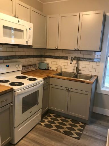 Beautifully Renovated Kitchen.jpeg