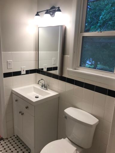 Renovated Full Bathroom 2.jpeg