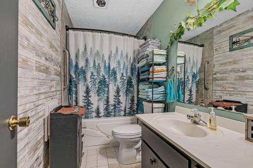 Full Upper Level Bathroom