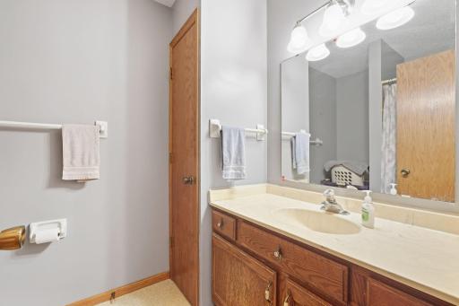 4272 Sun Cliff Road, Eagan, MN 55122