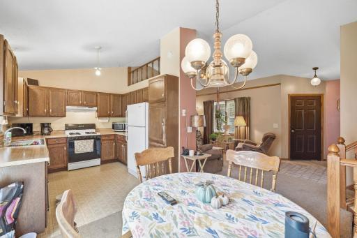 4272 Sun Cliff Road, Eagan, MN 55122