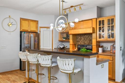 Raised breakfast bar and large island