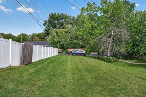 2733 Virginia Avenue N, New Hope, MN 55427