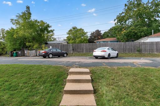 2733 Virginia Avenue N, New Hope, MN 55427