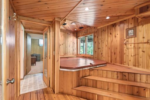Enclosed Hot tub room