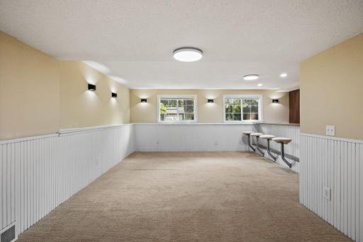 10340 Decatur Avenue S, Bloomington, MN 55438