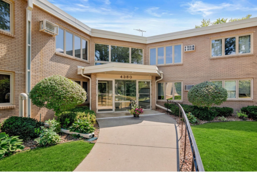 4380 Brookside Court, 213, Edina, MN 55436