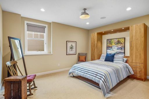 21 Phoebe Lane, North Oaks, MN 55127