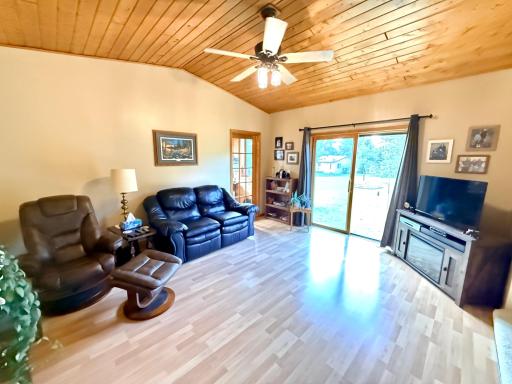 Living area.jpg