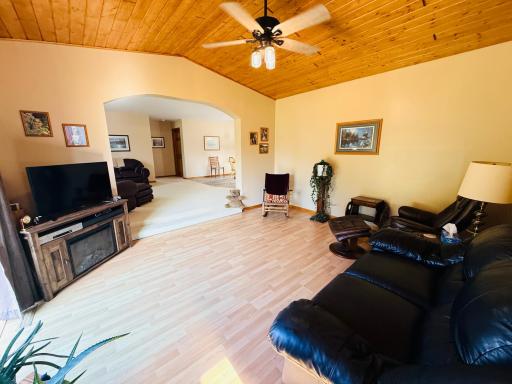 Den:Living room.JPG