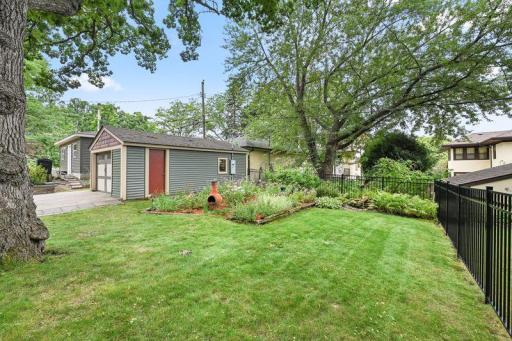 699 Delaware Avenue, Saint Paul, MN 55107