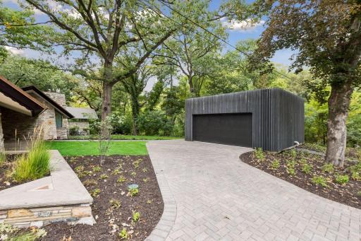 2801 Burnham Boulevard, Minneapolis, MN 55416