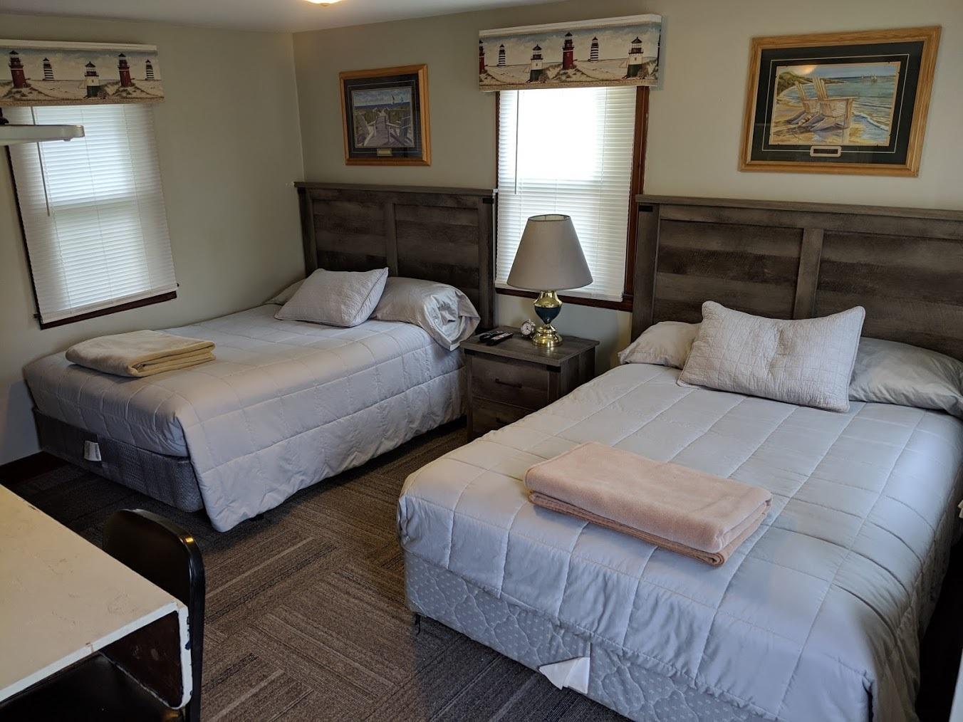 Cabin_Bedroom_Image_6.jpg