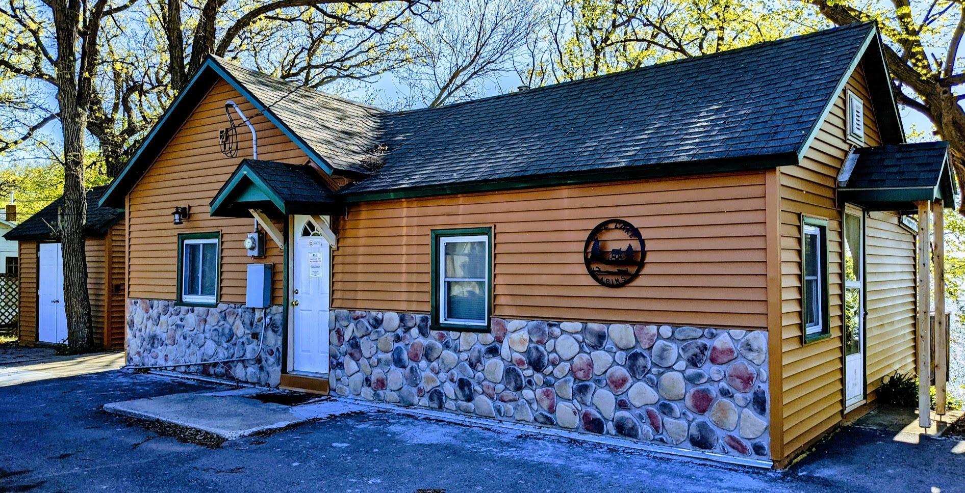 Cabin_Image_1.jpg