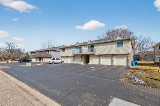 3306 Greenbrier Street, 3306D, Vadnais Heights, MN 55127