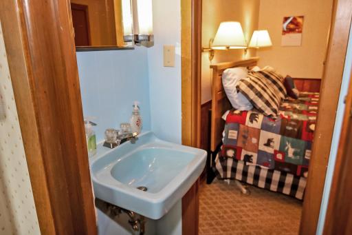 1/2 Bath