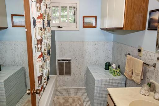 Full Bathroom