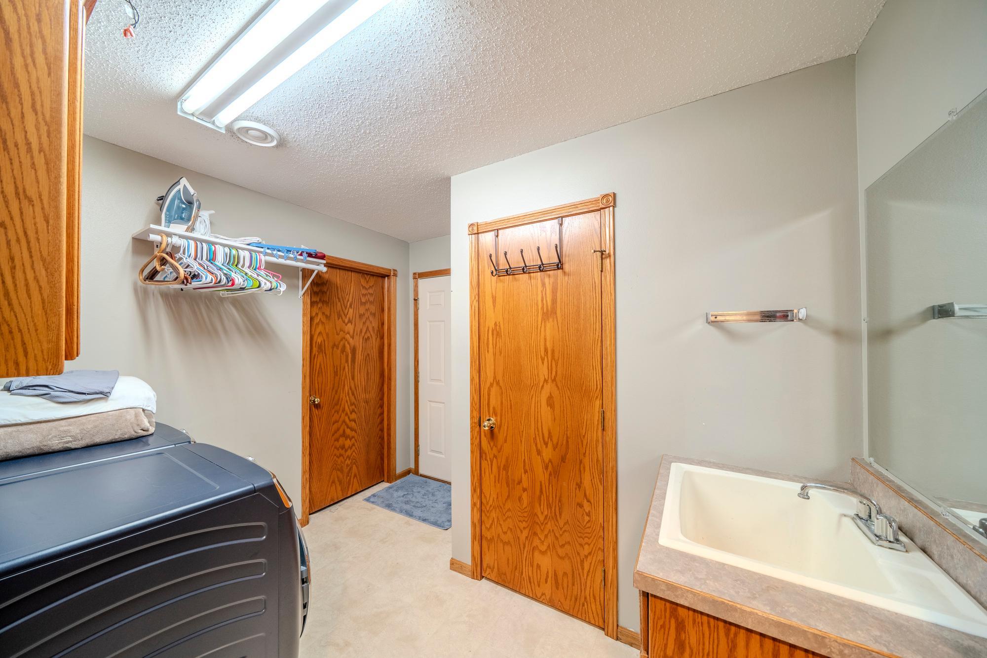 BRADLEY_MEDIA_LLC_2501-024.jpg