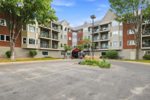 32 11th Avenue S, 216, Hopkins, MN 55343