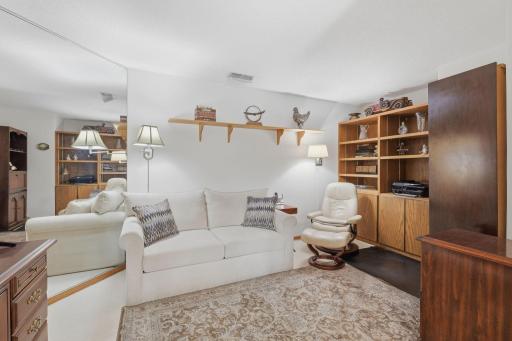 32 11th Avenue S, 216, Hopkins, MN 55343