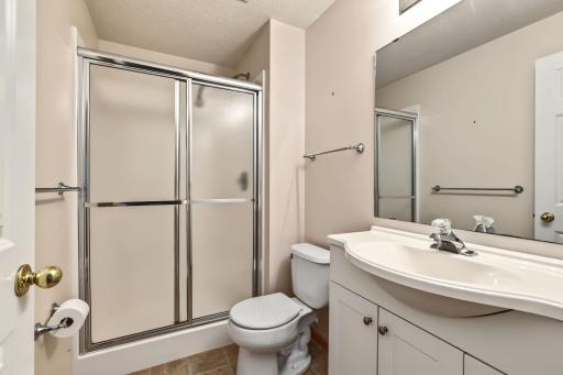433 Meadowood Lane, Burnsville, MN 55337