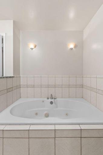 2401 Gettysburg Avenue S, Saint Louis Park, MN 55426